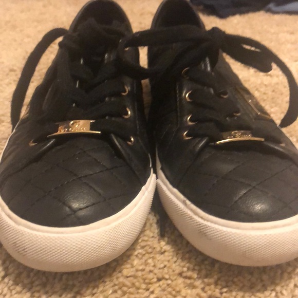 Guess Sneakers Size 7 - Picture 4 of 6